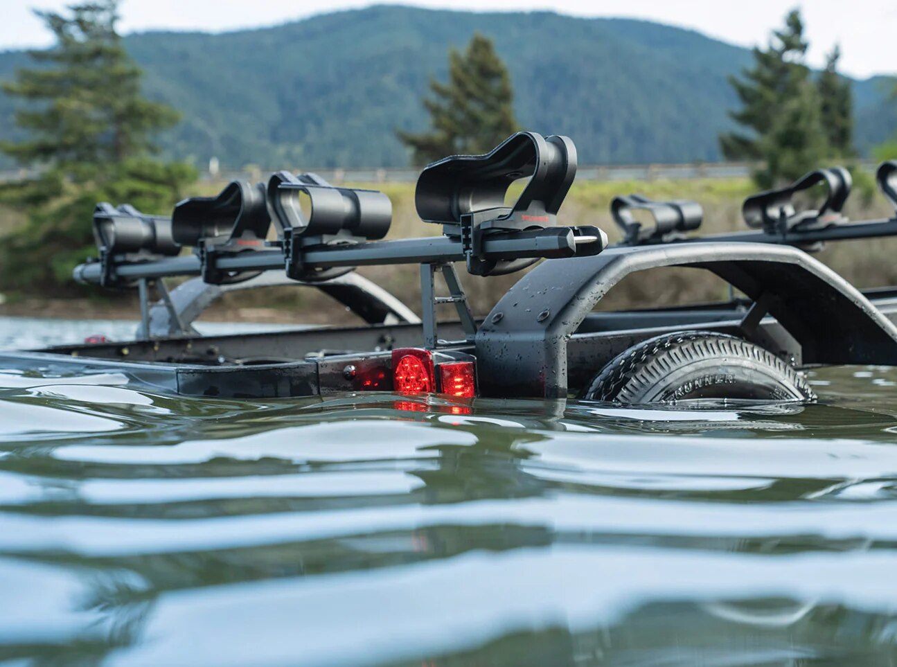 Yakima LowRider Trailer - Black Wheels