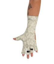 Simms SolarFlex SunGlove - Half Mon Pale Pine