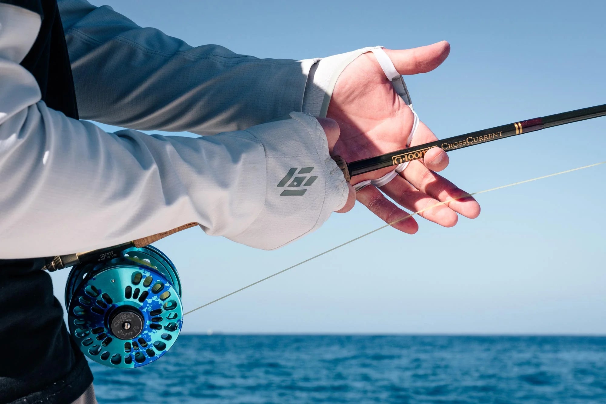 sol-tropic-glove-3413577.webp